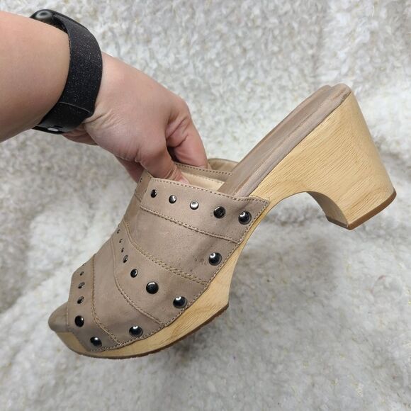 SuzZato Beige Leather Slide Wooden Platform Sandals‎ with Stud Accents Size 39 - Picture 3 of 9